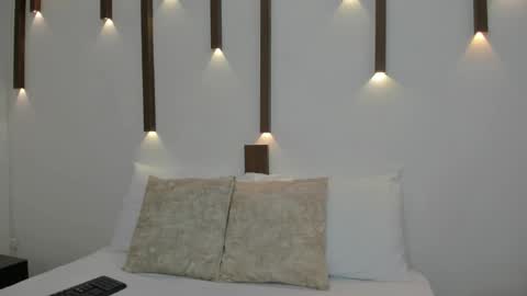 A N T O N E L L A  online show from 01-28-25, 12:00