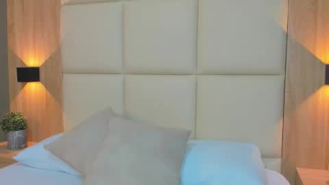 A N T O N E L L A  online show from 11-04-25, 12:26