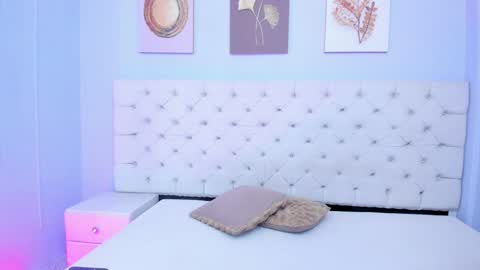 Snapshot of antonella_hotkiss chatting on 12-21-24, 03:36 Antonella online show from 12-21-24, 03:36
