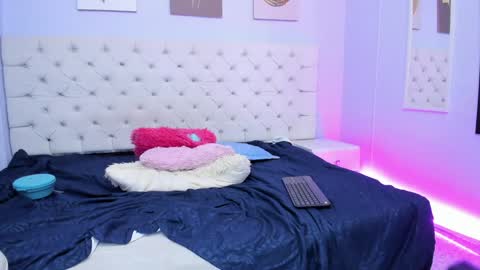 Snapshot of antonella_hotkiss chatting on 01-11-25, 11:12 Antonella online show from 01-11-25, 11:12