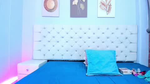 Snapshot of antonella_hotkiss chatting on 02-01-25, 04:14 Antonella online show from 02-01-25, 04:14