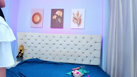 Snapshot of antonella_hotkiss chatting on 02-07-25, 03:45 Antonella online show from 02-07-25, 03:45