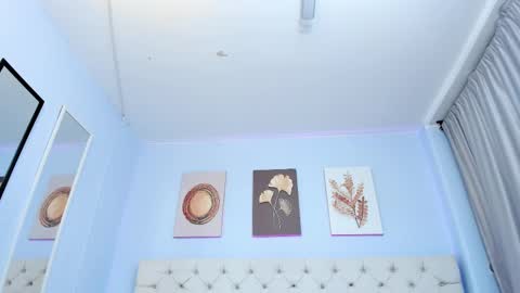 Snapshot of antonella_hotkiss chatting on 02-14-25, 04:47 Antonella online show from 02-14-25, 04:47