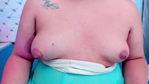 Snapshot of antonella_hotkiss chatting on 02-27-25, 10:04 Antonella online show from 02-27-25, 10:04