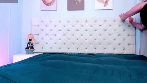 Snapshot of antonella_hotkiss chatting on 03-07-25, 04:13 Antonella online show from 03-07-25, 04:13