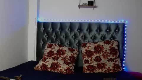 AntonellaAndNoah online show from 03-10-25, 11:27