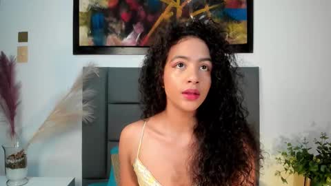 AntonellaHall  online show from 10-20-25, 11:54