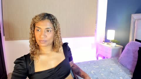 Snapshot of antonellaparker chatting on 12-21-24, 05:40 Sarah online show from 12-21-24, 05:40