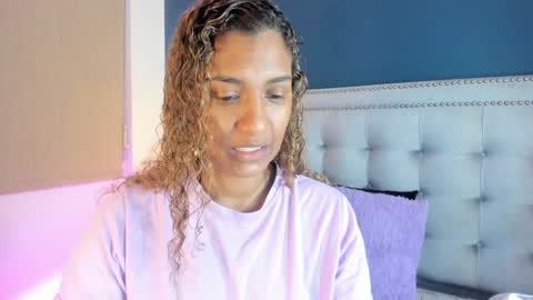 Snapshot of antonellaparker chatting on 01-03-25, 01:25 Sarah online show from 01-03-25, 01:25