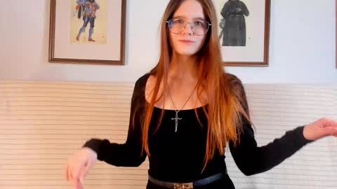 Snapshot of antonettemalchow chatting on 11-29-25, 03:37 Eva 3 online show from 11-29-25, 03:37