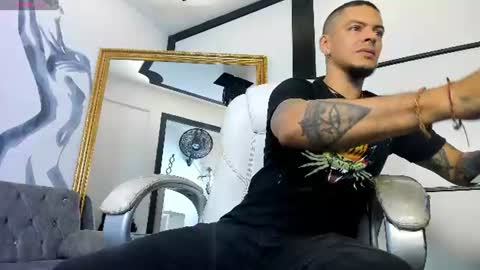 Snapshot of antonyevans_ chatting on 06-21-26, 04:37 Antony online show from 06-21-26, 04:37