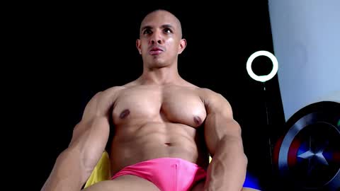 Instagram miguelangel1802  online show from 11-07-25, 05:51