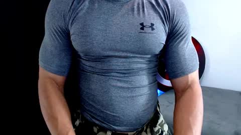 Instagram miguelangel1802  online show from 02-03-26, 04:43