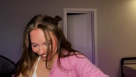Snapshot of anuetta chatting on 06-24-26, 05:23 Aneutta online show from 06-24-26, 05:23