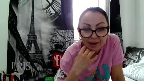 Snapshot of anuska30 chatting on 05-21-26, 07:26 Anne online show from 05-21-26, 07:26
