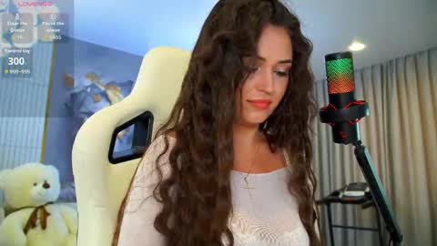 Snapshot of anutka_chocolatee chatting on 05-19-26, 07:26 Anna online show from 05-19-26, 07:26