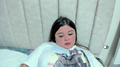   Independent model  online show from 01-25-25, 01:54