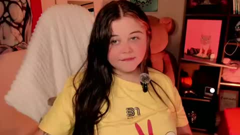   Independent model  online show from 07-09-26, 09:19