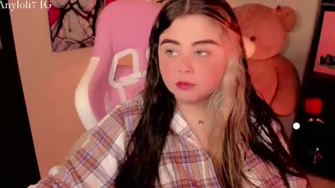   Independent model  online show from 07-23-26, 11:24