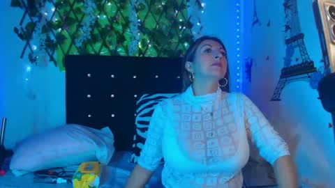 any mour online show from 11-18-25, 05:17