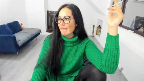 Anya online show from 12-21-25, 05:03