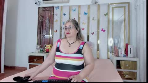 Anyela  online show from 01-12-26, 03:12