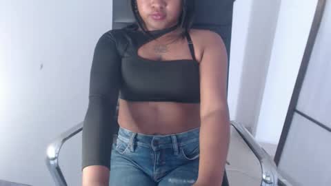 Snapshot of anyelikluz chatting on 10-25-25, 05:08 anyelikluz online show from 10-25-25, 05:08