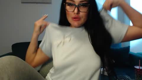 Snapshot of anyevyy chatting on 05-16-26, 05:59 AnyEvyy online show from 05-16-26, 05:59