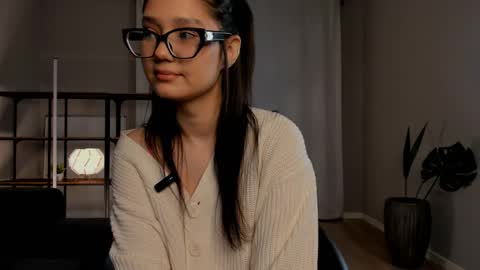 Snapshot of aouva chatting on 04-15-26, 03:52 Sofia online show from 04-15-26, 03:52