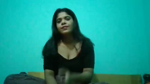 Snapshot of apa142817 chatting on 05-02-26, 11:26 Aparalux online show from 05-02-26, 11:26