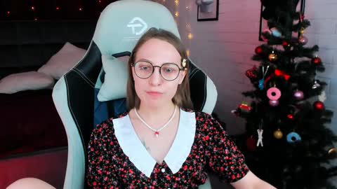 Snapshot of aphexqueen chatting on 12-20-24, 08:23 APHEX QUEEN online show from 12-20-24, 08:23