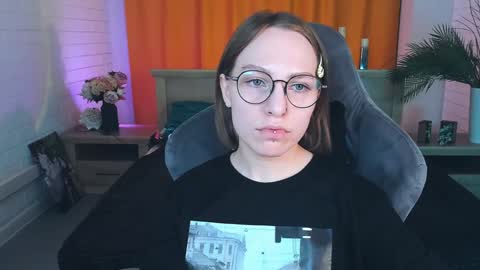 Snapshot of aphexqueen chatting on 01-14-25, 12:24 APHEX QUEEN online show from 01-14-25, 12:24