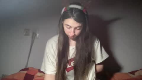 Snapshot of aphr0dite22 chatting on 01-14-26, 04:34 aphr0dite22 online show from 01-14-26, 04:34