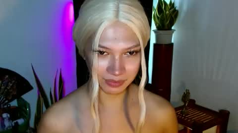 Snapshot of aphr0dite_x chatting on 12-08-24, 11:46 Roman Goddess online show from 12-08-24, 11:46