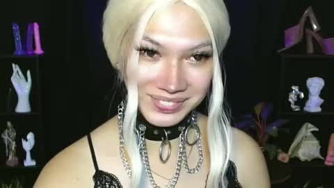 Snapshot of aphr0dite_x chatting on 02-06-25, 09:43 Roman Goddess online show from 02-06-25, 09:43