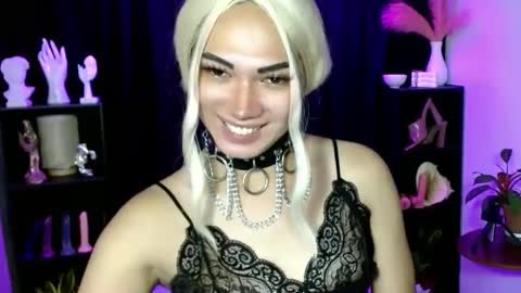 Snapshot of aphr0dite_x chatting on 02-15-25, 09:26 Roman Goddess online show from 02-15-25, 09:26