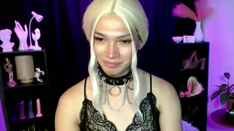 Snapshot of aphr0dite_x chatting on 02-16-25, 05:48 Roman Goddess online show from 02-16-25, 05:48