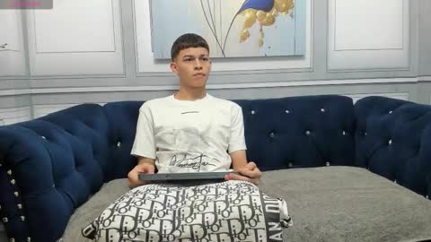   online show from 03-10-26, 02:27