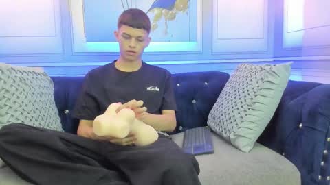   online show from 03-25-26, 02:17