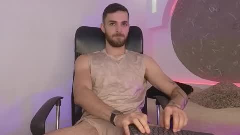 Apolo Lux  online show from 02-25-26, 08:29