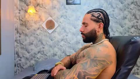 Apolo online show from 12-21-25, 08:27