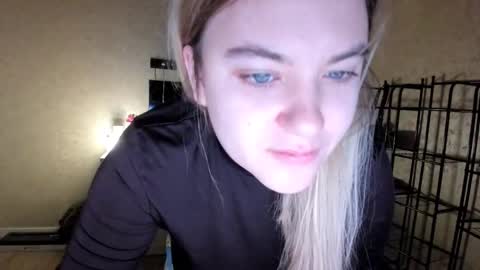 appleyummybuns online show from 11-03-25, 03:19