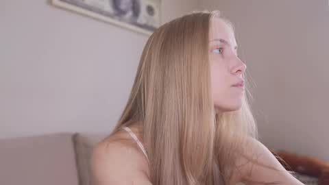 Snapshot of appr0ved chatting on 06-06-26, 03:28 REYNA my friend online show from 06-06-26, 03:28