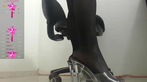 Aprhillove online show from 12-17-24, 04:34