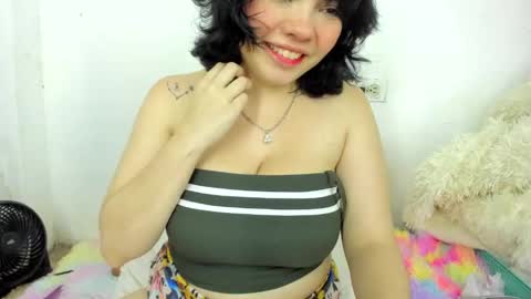 Snapshot of apriil_sweet chatting on 12-18-24, 12:43 apriil_sweet online show from 12-18-24, 12:43