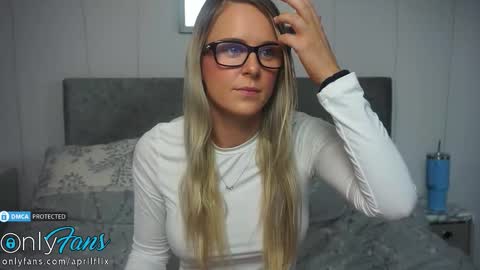 April Flix online show from 10-08-25, 10:24