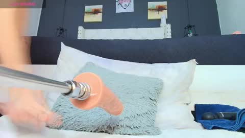 April Jhonsson online show from 12-20-25, 05:58