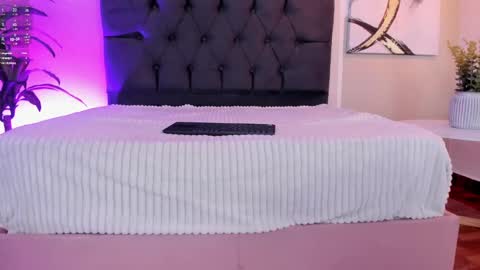 Snapshot of aprildeams chatting on 01-23-25, 02:50 Cris online show from 01-23-25, 02:50