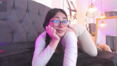 Snapshot of aprildeams chatting on 02-06-25, 11:43 Cris online show from 02-06-25, 11:43