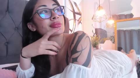 Snapshot of aprildeams chatting on 03-08-25, 12:09 Cris online show from 03-08-25, 12:09